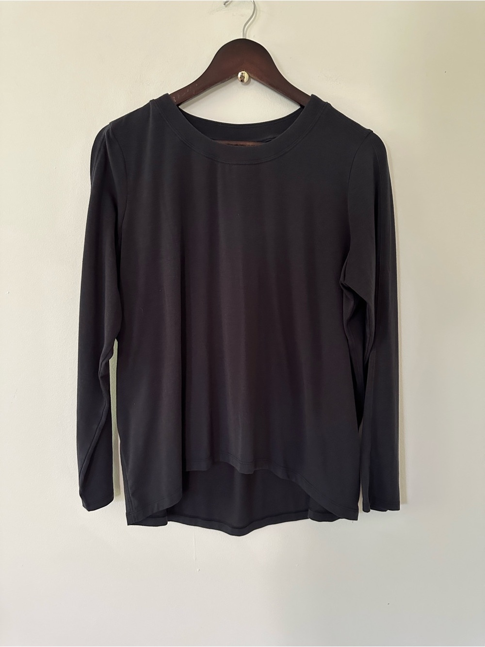 Athleta Black Long-Sleeve Crew Neck Top